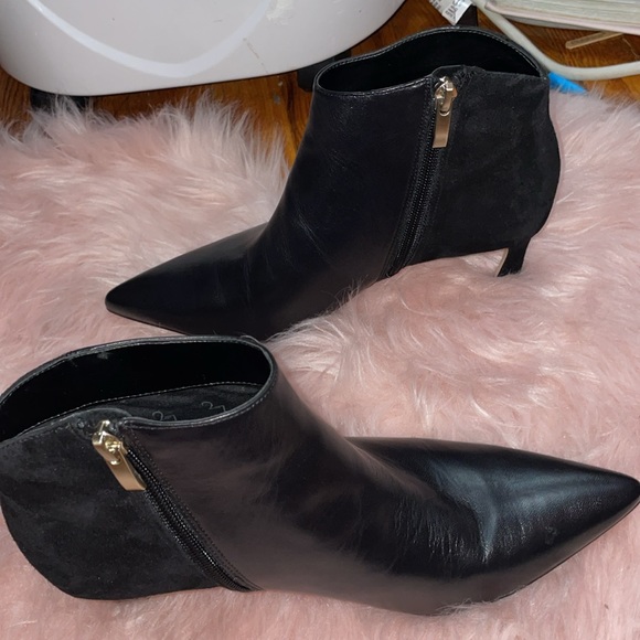 Naturalizer Heeled Ankle Boots - Picture 10 of 12